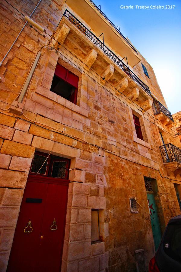 Twenty Antika Appartement